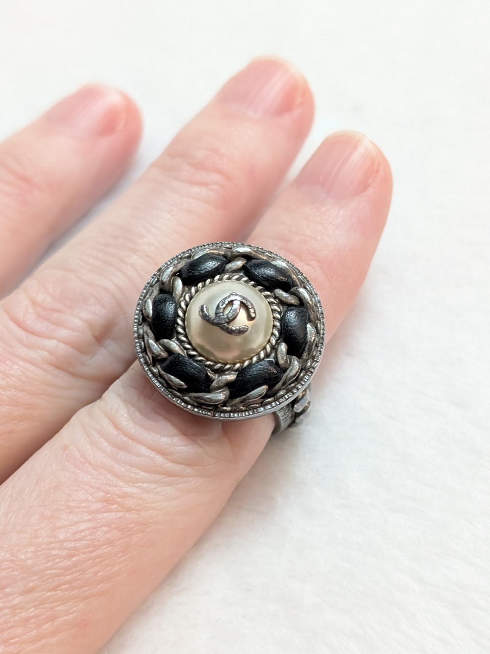 Authentic vintage CHANEL cc stamped Ring size US 6.5